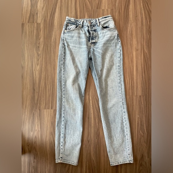 H&M Women’s Blue Ultra High Rise Mom Jeans Classic Style size 6 - Picture 5 of 8